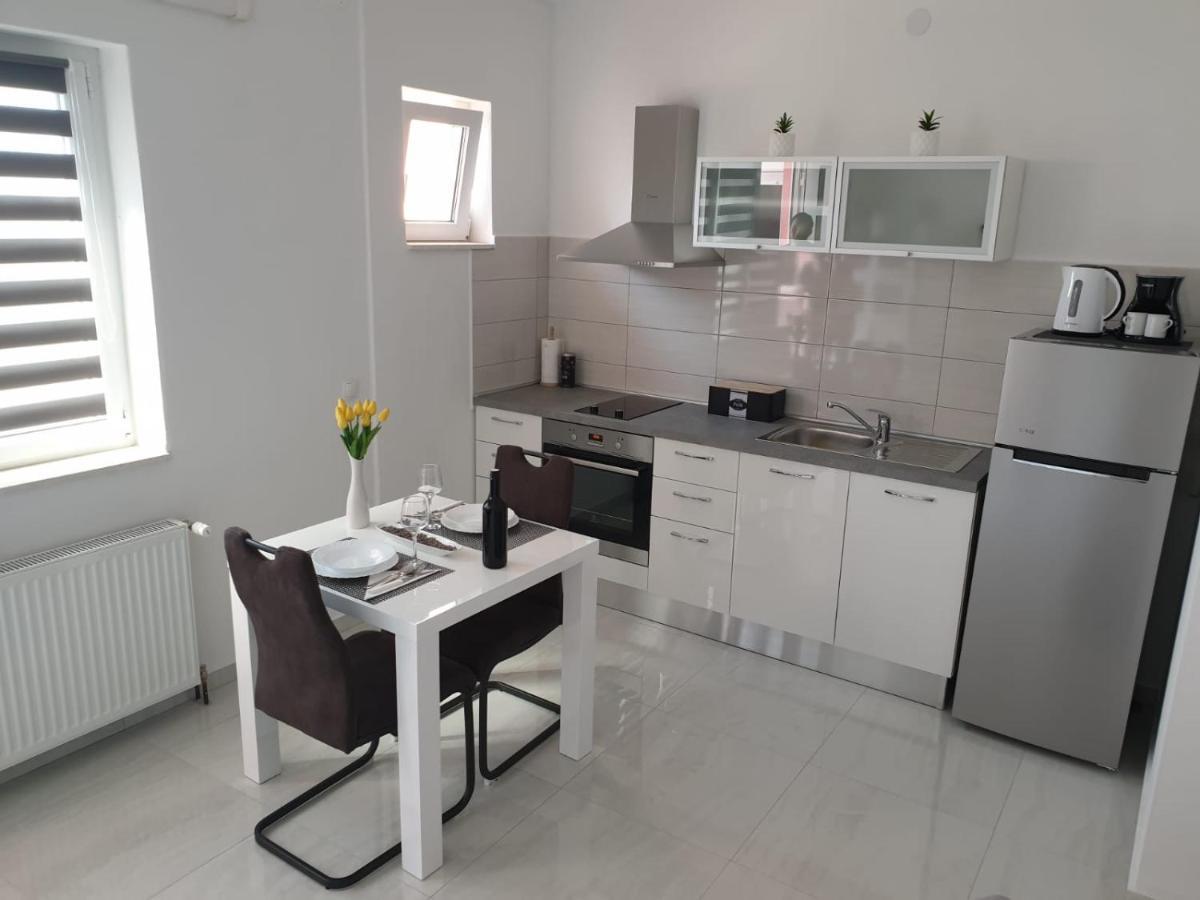 Apartmani Toni Drniš Екстериор снимка
