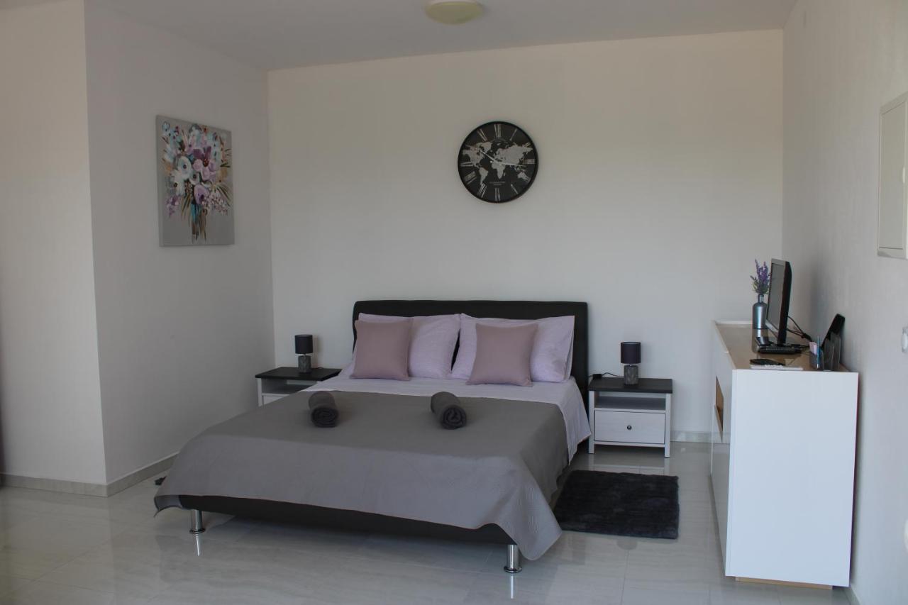 Apartmani Toni Drniš Екстериор снимка