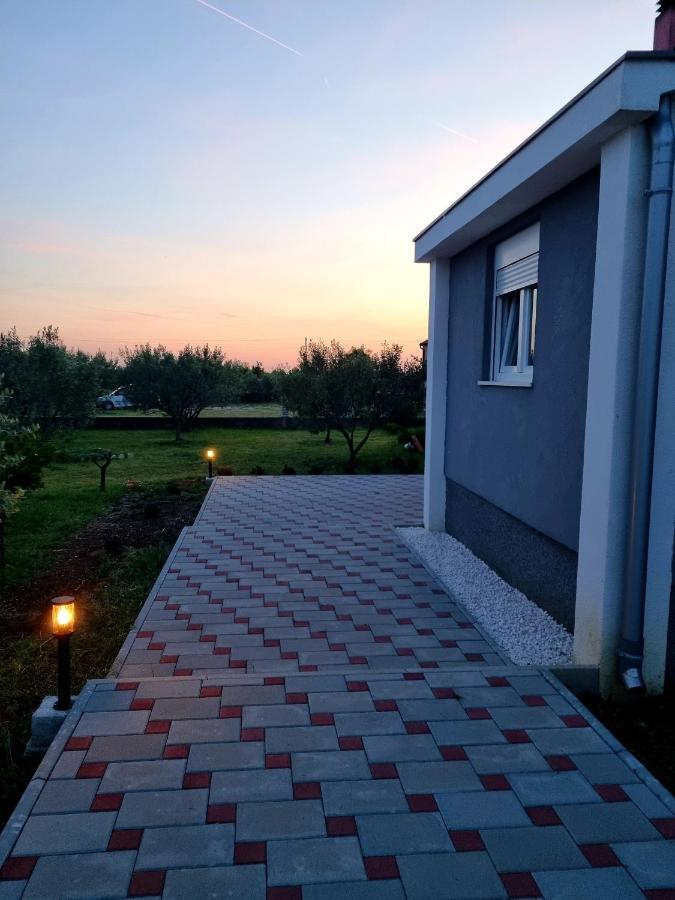 Apartmani Toni Drniš Екстериор снимка