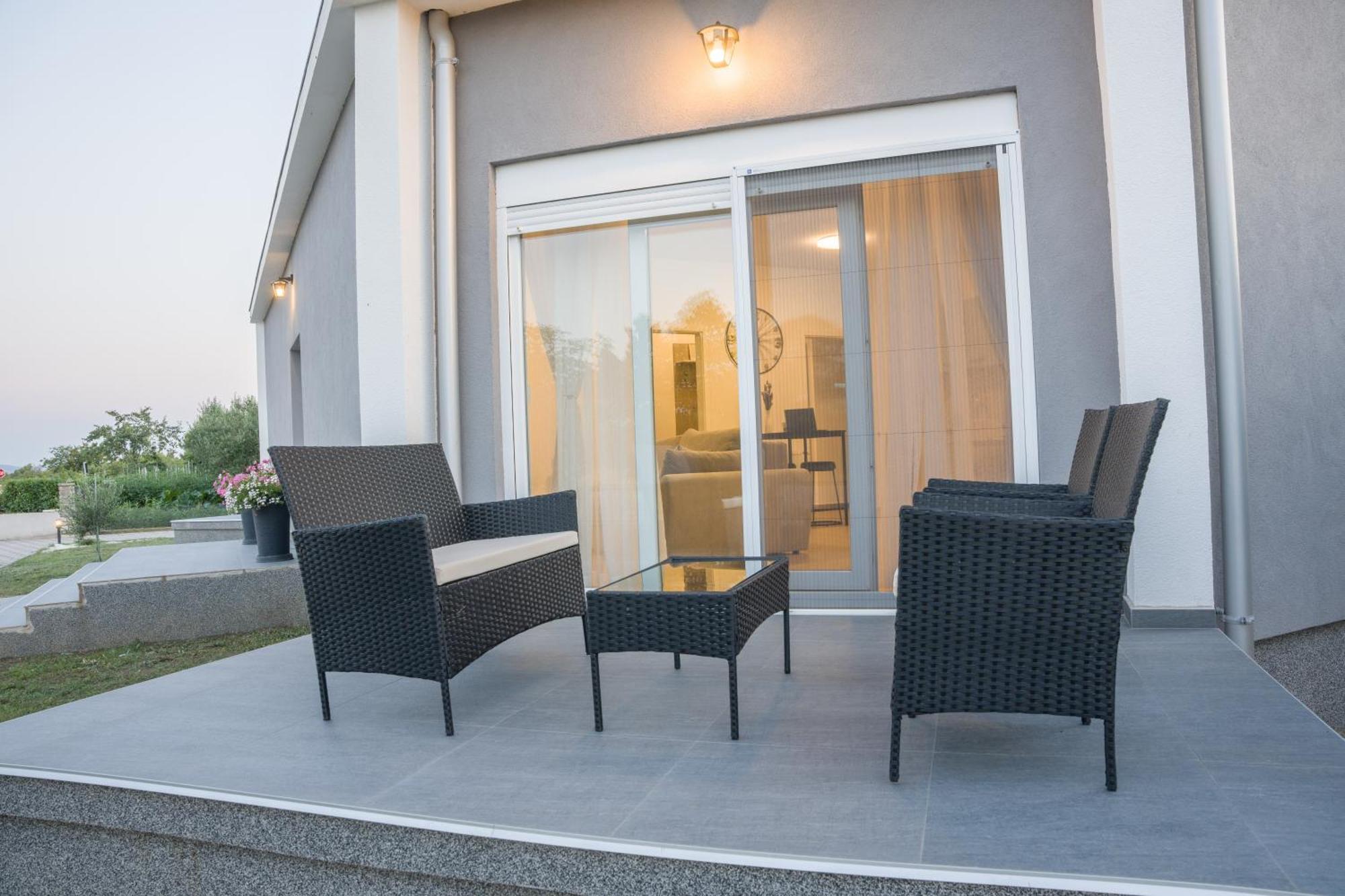 Apartmani Toni Drniš Екстериор снимка