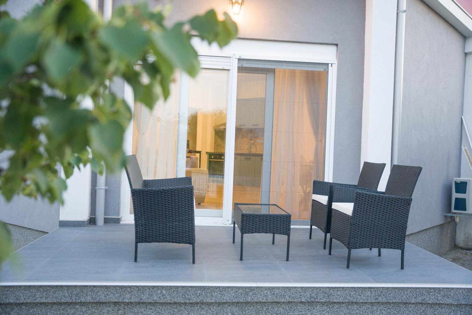 Apartmani Toni Drniš Екстериор снимка