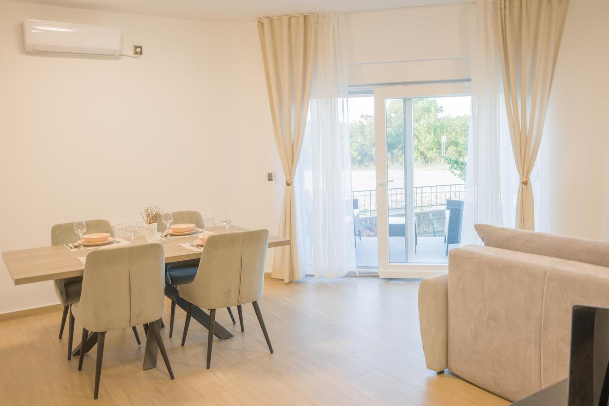 Apartmani Toni Drniš Екстериор снимка